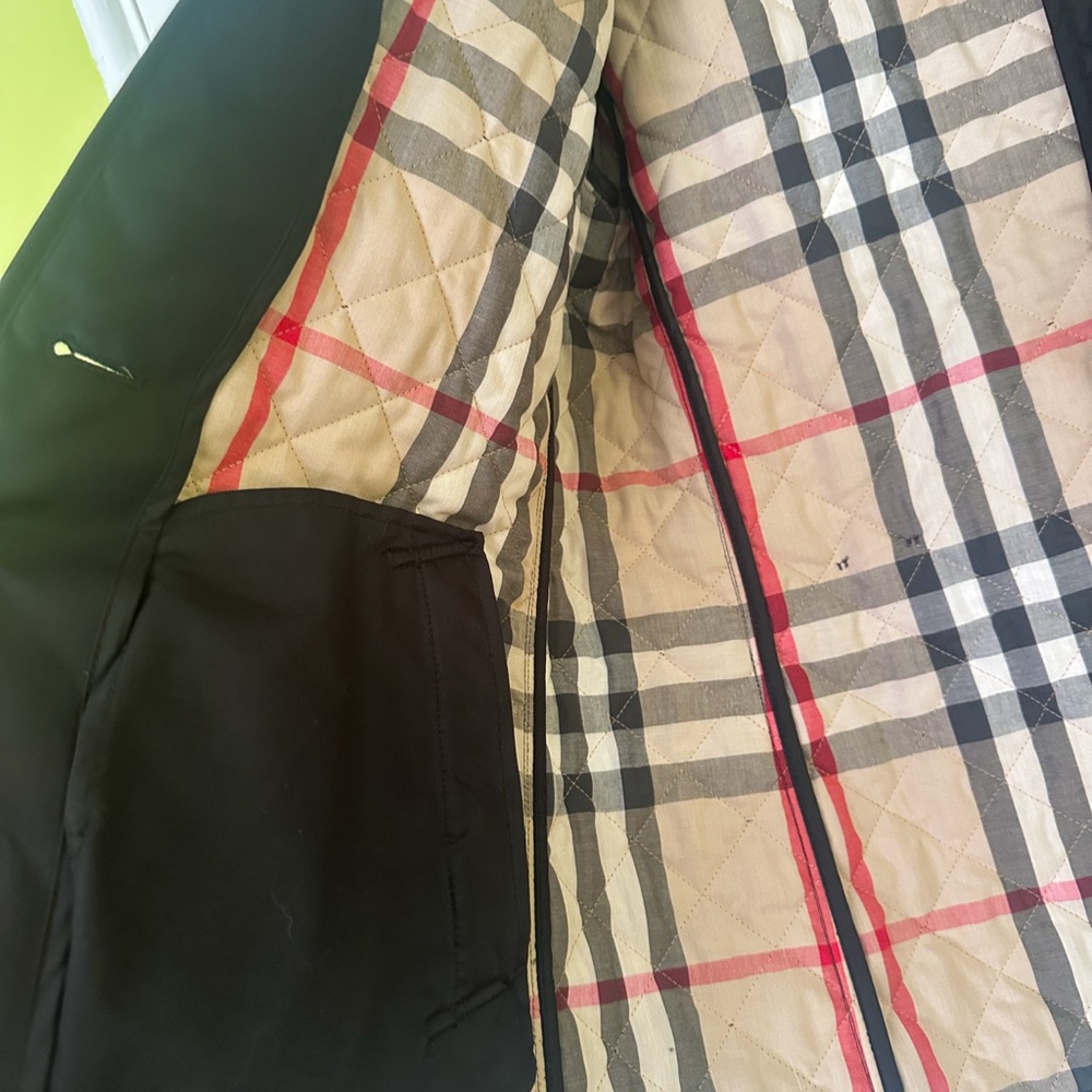 Burberry Black Quilted Jacket with Iconic Check Lining size Large - Picture 9 of 13